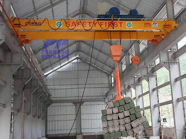 Instalasi Overhead Crane Double Girder Kapasitas Besar