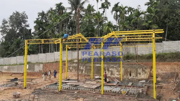 erection struktur rangka bangunan baja rumah shelter
