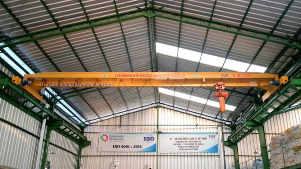 Fabrikasi struktur hingga pemasangan Electric Chain Hoist di Lampung